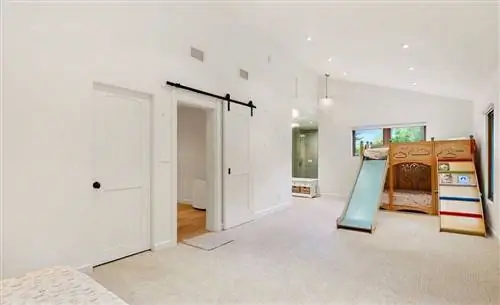 Malibu House-Эльза Патаки и Крис Хемсворт-Игровая комната