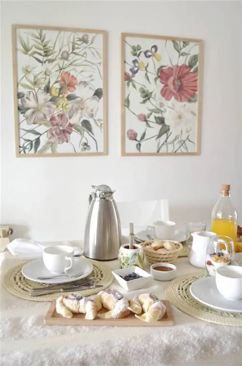 Стол Росио Аменгуаль. ДСК 2245-01