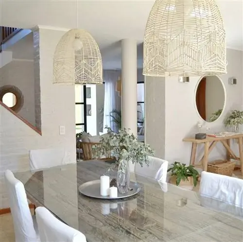 Столовая дома Росио Аменгуаль