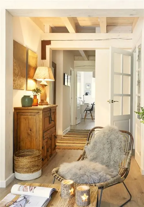 зал с лампой на-00417820