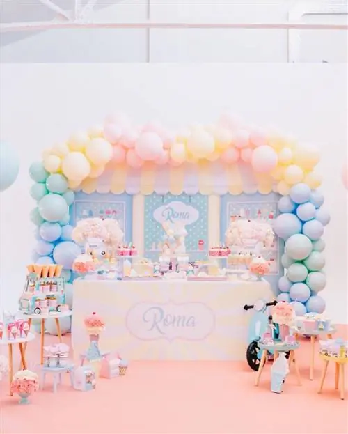 Лаура Эсканес Baby Shower