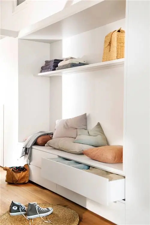 прихожая-со скамьей-с-ящиками-00511536