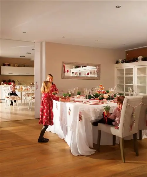 Рождественская столовая с детьми.