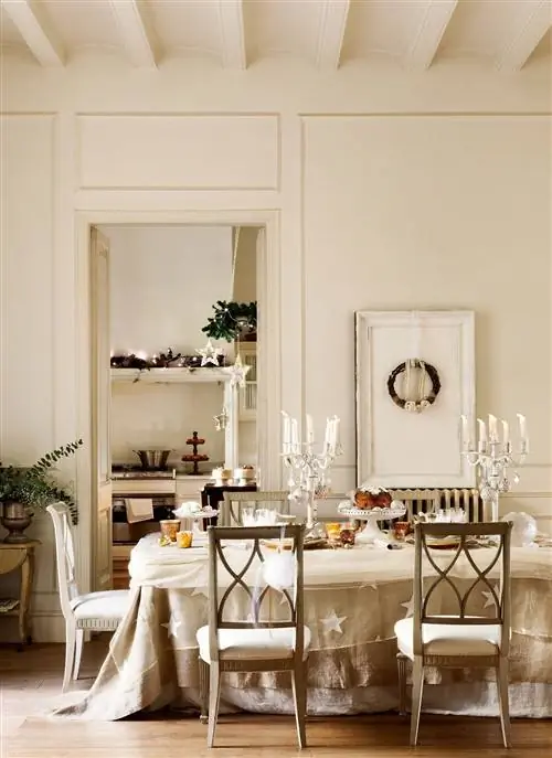 Рождественский стол в романтическом и винтажном стиле.