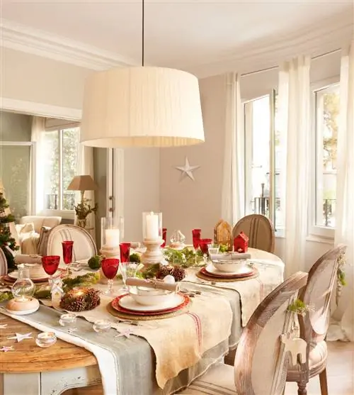 Рождественский стол в натуральном стиле.