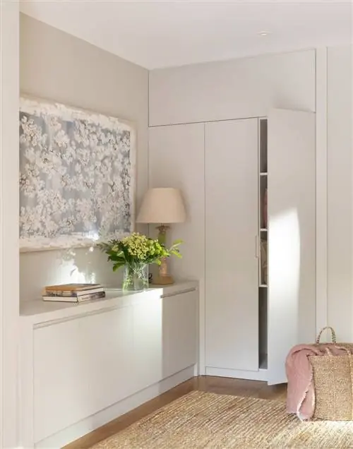 Прихожая с буфетом и шкафом 00490947 O