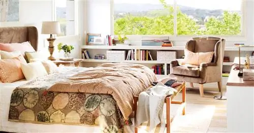 Полки: какие лучше подходят для каждого помещения и как их украсить