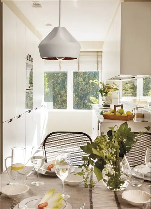 белые-открытые-кухни-дизайн-сантос-наталья-субизаррета-01