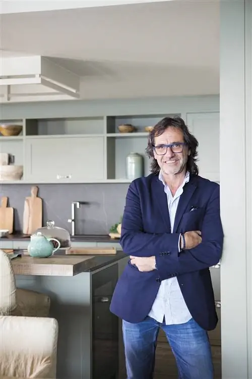 Квартира на побережье Коста Брава от Roger Bellera от RBR Interiorisme