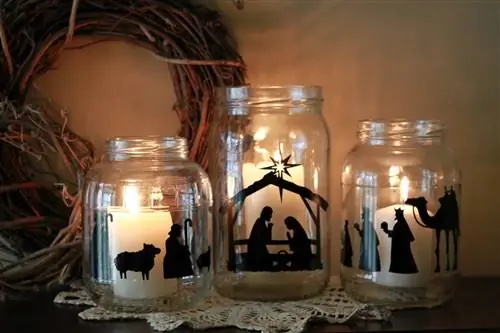 Рождественский вертеп, нарисованный на баночках Mason Jar из Pinterest. Рождественский вертеп, нарисованный на баночках Mason Jar из Pinterest.