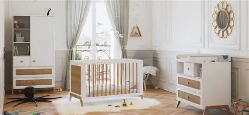 Детский шкаф из белого кедра с деталями из ротанга от Smallable