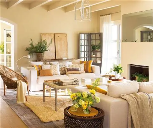 зеркало-в-форме-экрана-в-угле-гостиной 00388185