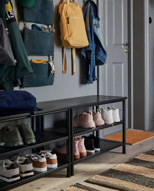 угол-входа-со-скамейкой-пиннигом-от-ikea-j.webp угол-входа-со-скамейкой-пиннигом-от-ikea-j.webp