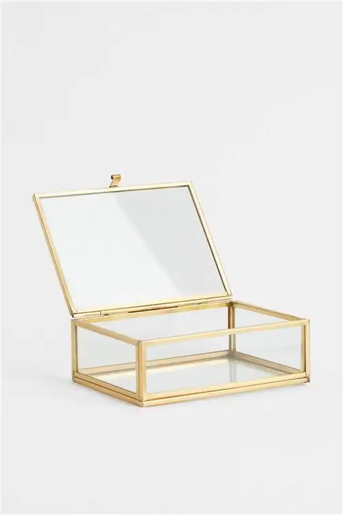 Золотая коробка из металла и стекла от H&M Home Золотая коробка из металла и стекла от H&M Home
