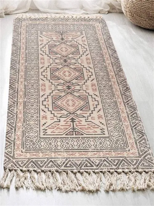 Ковер Kilim в розовых тонах от Shein
