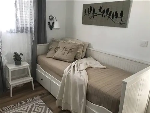 Кушетка Хемнес из ИКЕА. Кушетка Хемнес из ИКЕА.
