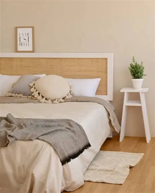 Современное изголовье из рафии от Maisons du Monde. Современное изголовье из рафии от Maisons du Monde.