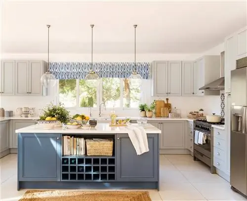 Идеи, как украсить кухню жалюзи.