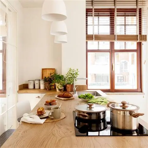 Идеи, как украсить кухню жалюзи.