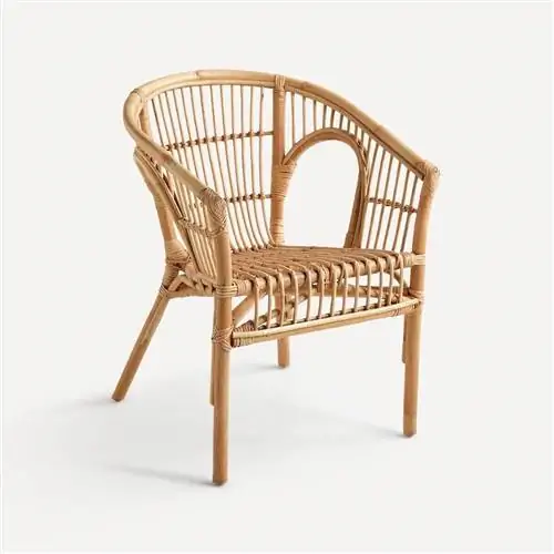 Штабелируемое кресло Mondariz из волокна от El Corte Inglés.