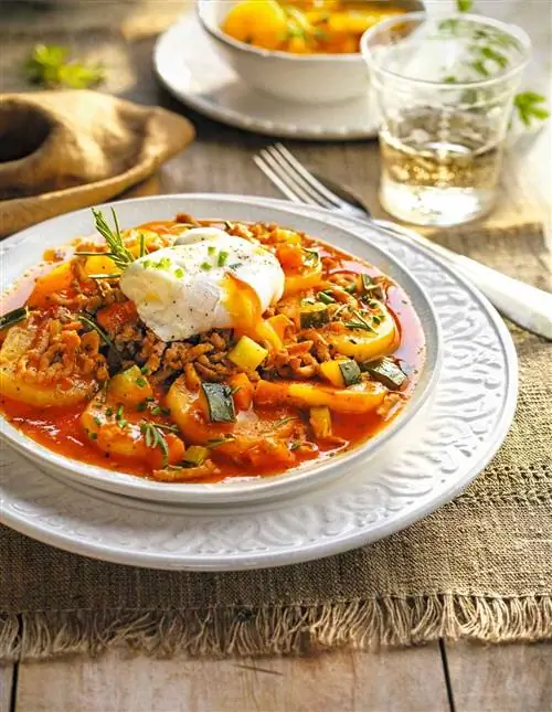 Что приготовить в мае: рецепт фарша из свинины с картошкой и яйцом.