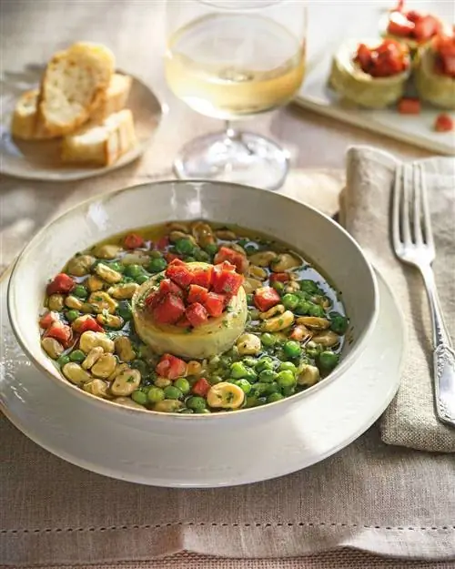 Что приготовить в мае: рецепт фасоли с ветчиной и горошком.