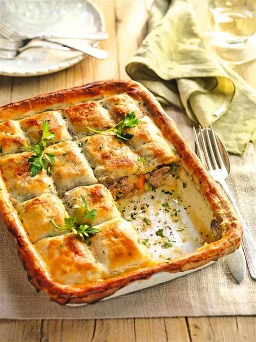 Что приготовить в мае: рецепт мясного рулета с овощами.