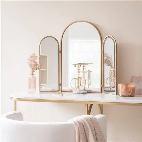 Золотое металлическое настольное зеркало Tri-Fold от Maisons du Monde Золотое металлическое настольное зеркало Tri-Fold от Maisons du Monde