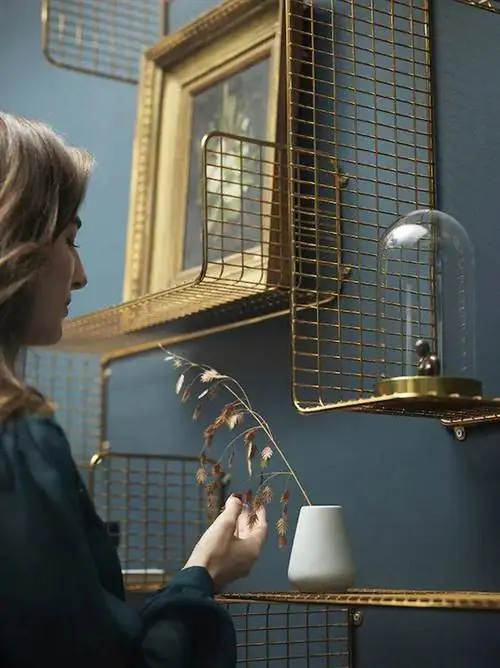 Полки ИКЕА Свенсхульт в коридоре