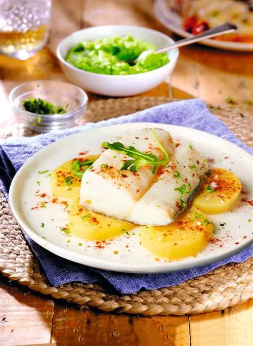 треска с запеченным картофелем-00537516