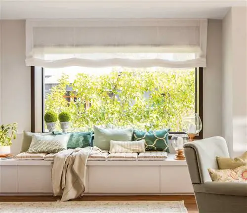 изготовленная на заказ скамейка-перед-окном-с-подушками-00503841