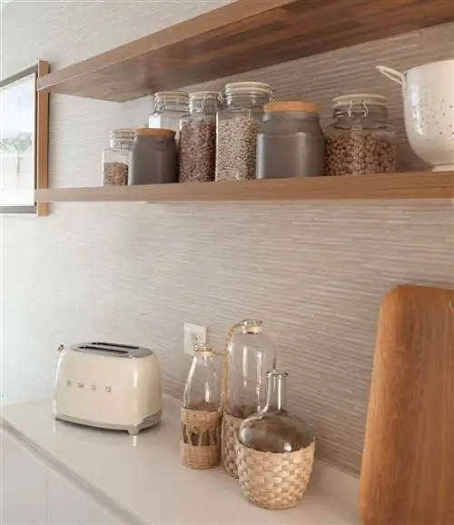 длинная кухня-с-деревянными полками-00542290_O-j.webp