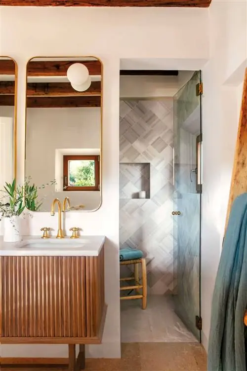 Как сочетать плитку в душевой