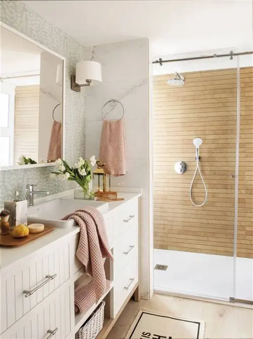 Как сочетать плитку в душевой