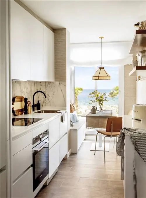 кухня с кабинетом у окна 00542261