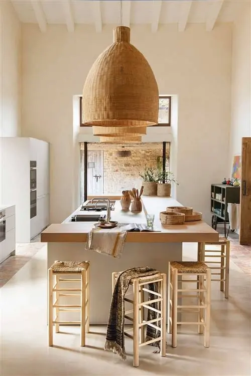 кухня с большими стекловолоконными экранами 00538553