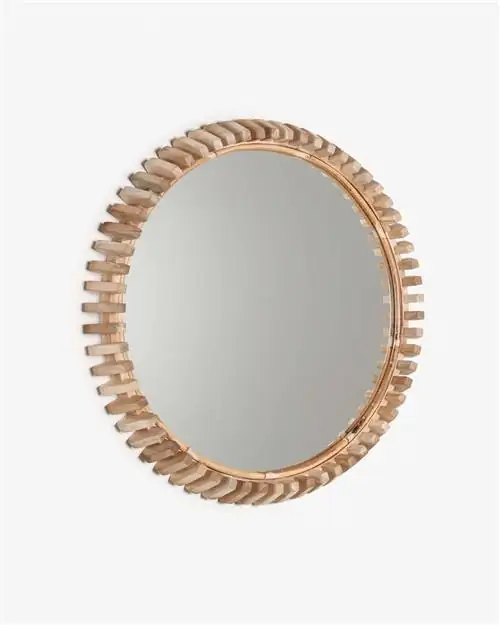 Украсьте маленькими круглыми зеркалами.