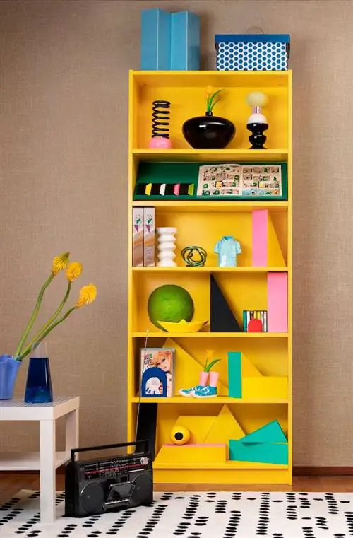 Украсьте полками из ИКЕА.