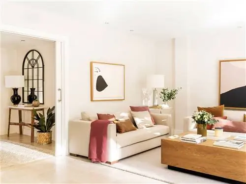 Как украсить зал, выходящий в гостиную.