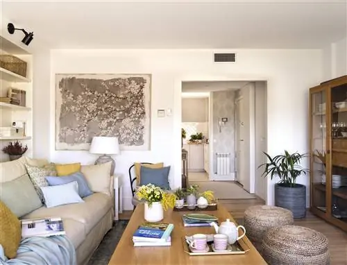 Гостиная с открытым проходом и видом на кухню 503531