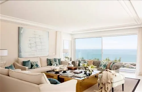 Оформление в зелено-голубых тонах.