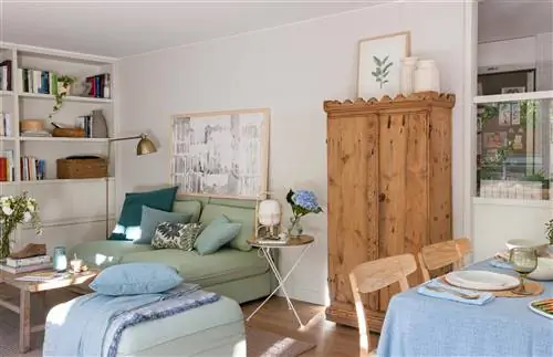 Оформление в зелено-голубых тонах.