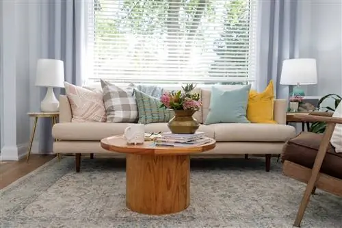 Гостиная, отремонтированная братьями Скотт