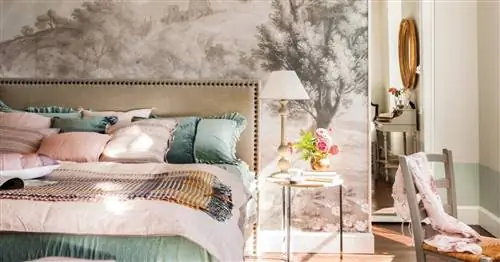 16 разных идей, как украсить стену изголовья кровати не только картиной (с видео)