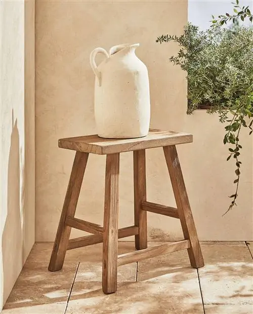 Деревянный табурет Zara Home.