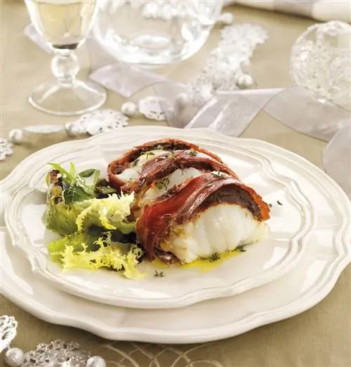 ЗАПЕЧЕННЫЙ МОРСКОЙ МУСОР С ИБЕРСКОЙ ВЕТЧИНОЙ