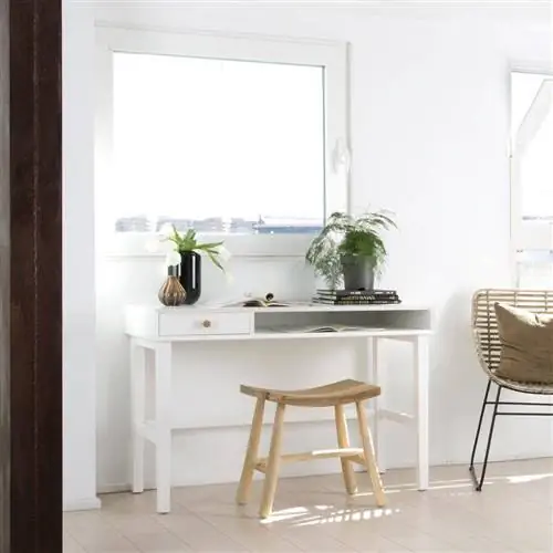 Белый письменный стол от Banak Importa модель Merian