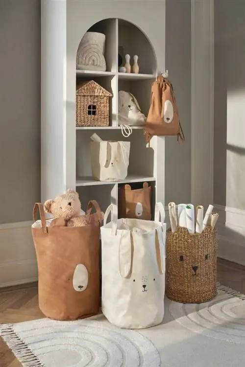 Плетеная корзина в виде медведя