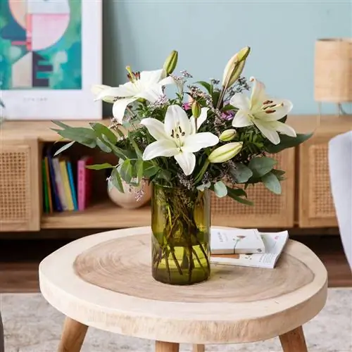 Букет белых лилий.