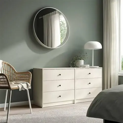 Двойной комод ИКЕА бежевого цвета.